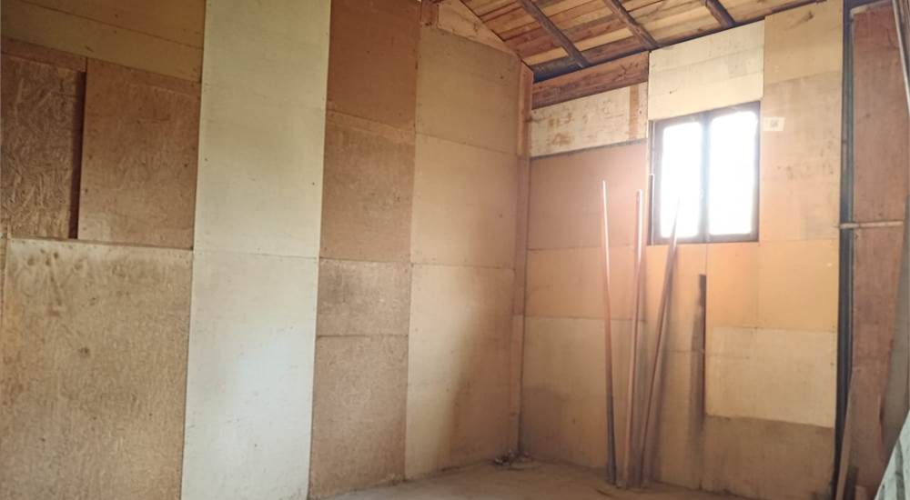 interno capannone vuoto (ipotesi)